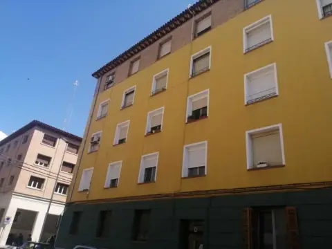 Flat in calle de la Jota Aragonesa, 6