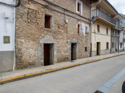 Casa en calle Fernando 'El Católico', 10