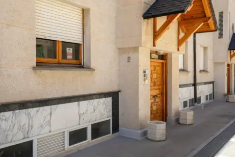 Estudio en calle de la Universidad