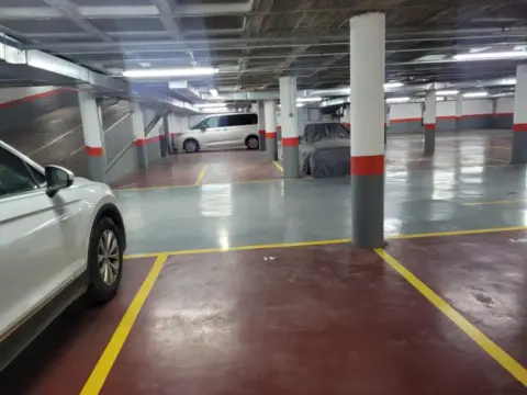 Garaje en calle de la Poetisa María Zambrano, 50