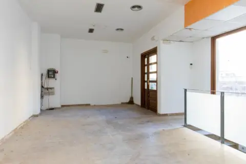 Local comercial en Plaza de España