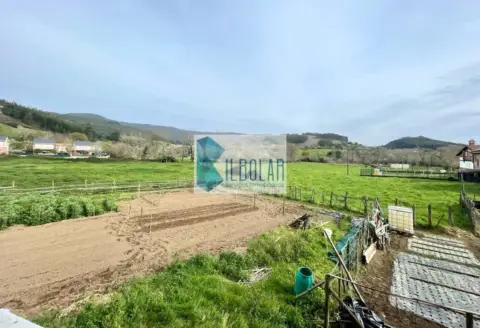 Casa adosada en calle Barrio Sámano-Helguera