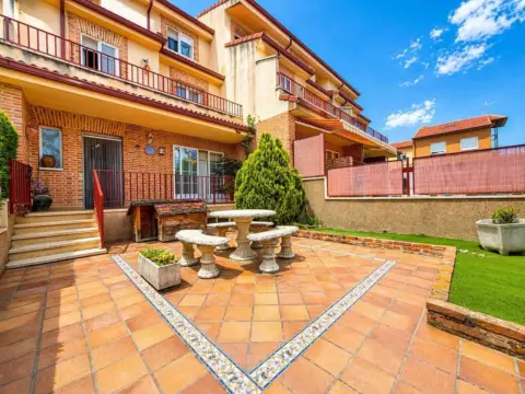 Casa adosada en Palazuelos de Eresma