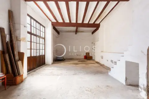 Casa adosada en Carrer Josep Morote