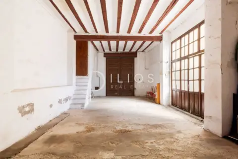 Casa adosada en Carrer Josep Morote