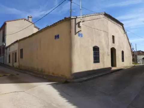 Casa en Santa María La Real de Nieva