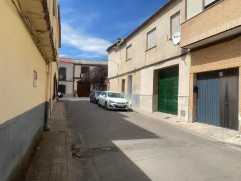 Casa adosada en Villarrubia de los Ojos