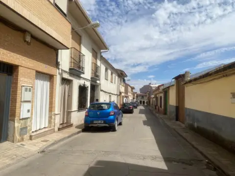 Casa adosada en Villarrubia de los Ojos