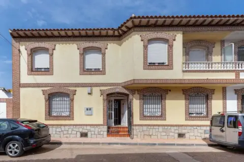 Casa adosada en Castilla La Mancha