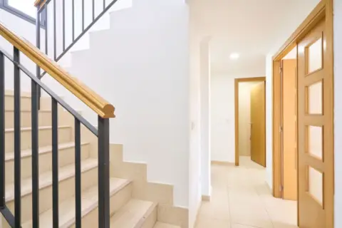 Casa adosada en Avenida Vegallana