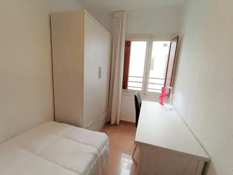 Habitación en calle de En Gil