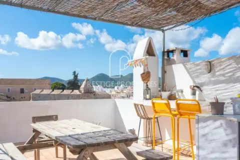 Piso en Dalt Vila-La Marina