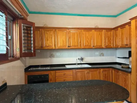 Casa adosada en calle La Sabinilla, 14