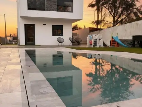 Chalet en calle Lg Xuncabranca-Gondar