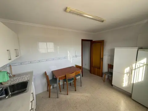 Piso en calle del Monasterio de Carracedo