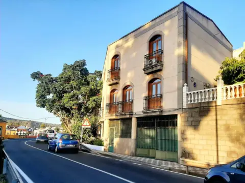 Casa adossada a calle Calvo Sotelo