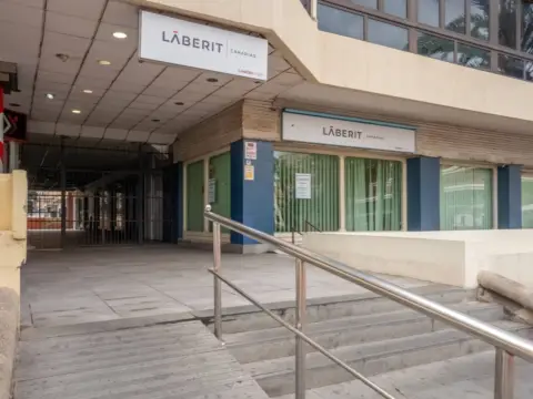 Local comercial en Avenida Juan XXIII, 3