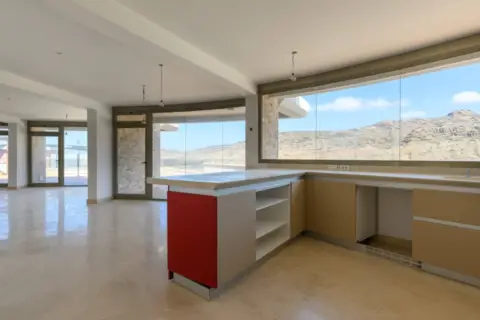 Chalet en Avenida Lechugal, 50