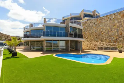 Chalet en Avenida Lechugal, 50