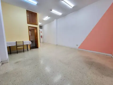 Local comercial en calle Montevideo