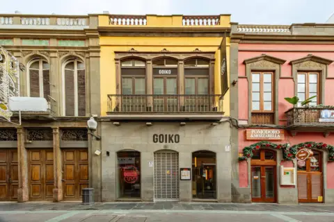 Edificio en calle Triana, 8