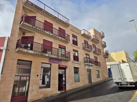 Local comercial en Paseo de los Mártires