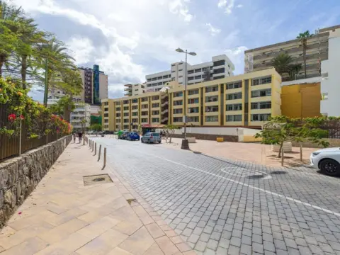 Local comercial en Avenida de Alfereces Provisionales, 11