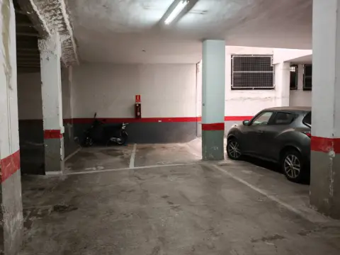 Garaje en calle de José María de Villa