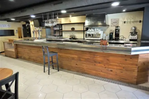 Local comercial en Travesía de Rianxo, 5