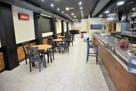 Local comercial en Travesía de Rianxo, 5