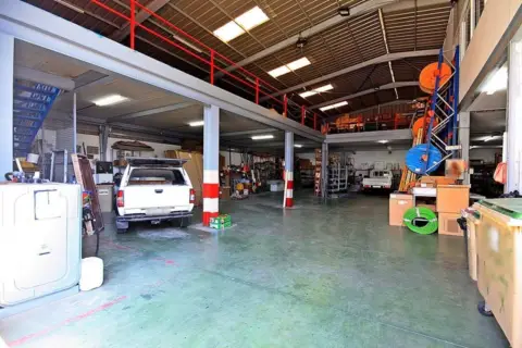Nave industrial en calle Morera