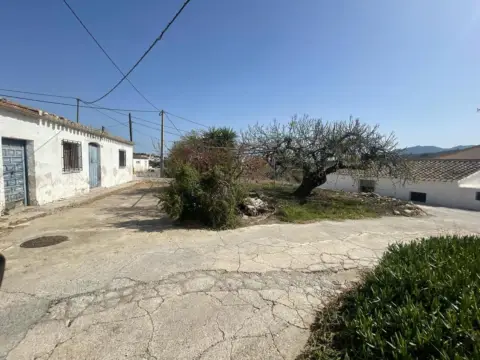 Finca rústica en calle los Lopez