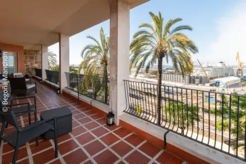 Piso en Avenida de la Bahía Blanca