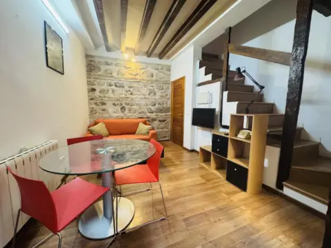 Dúplex en calle de Locum