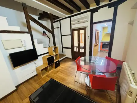 Dúplex en calle de Locum