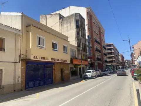 Edificio en Avenida de Miguel de Cervantes