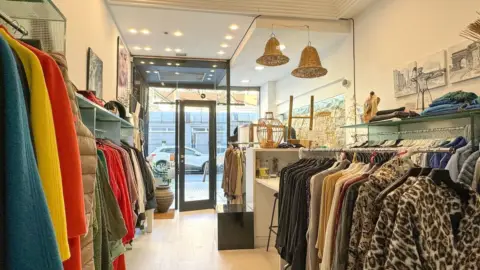 Local comercial en calle de Trueba