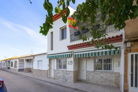 Casa en calle de la Aviación