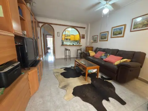 Apartamento en calle Arquitecto Larramendi