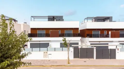 Casa adosada en Las Higuericas