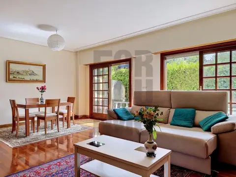 Casa pareada en calle de Rodil