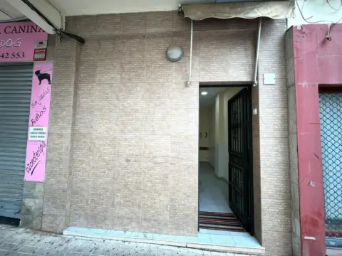 Local comercial en Camino de Suárez