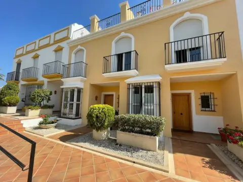 Casa pareada en Bahía de Marbella