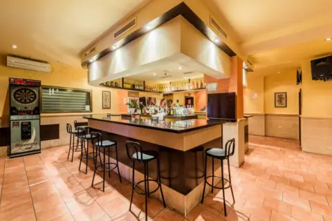 Local comercial en Calaburra - Chaparral
