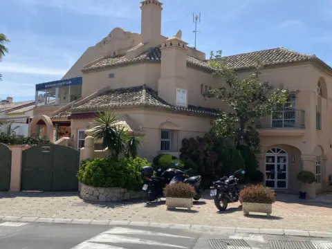 Local comercial en Riviera del Sol