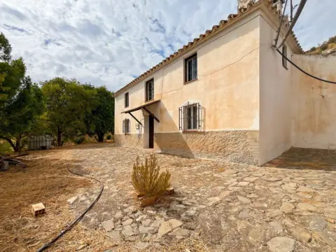 Finca rústica en Olías