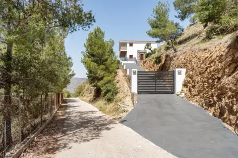 Chalet en Olías