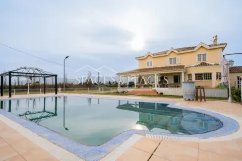 Casa en La Vega - Marenyet