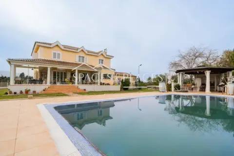 Casa en La Vega - Marenyet