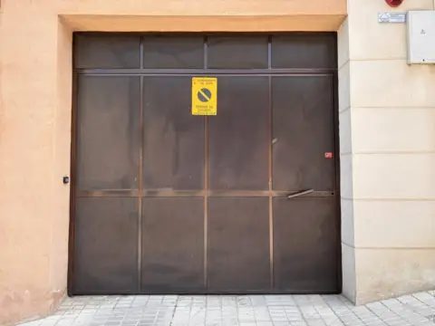 Garaje en calle del Treinta y Uno de Octubre, 20